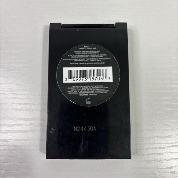 Revlon Photoready Blurring Powder 030 MEDIUM DEEP - New Sealed - Picture 2 of 2